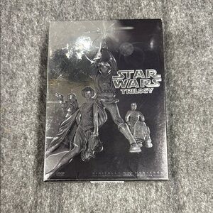 Star Wars Trilogy DVD Set - Silver and Black
